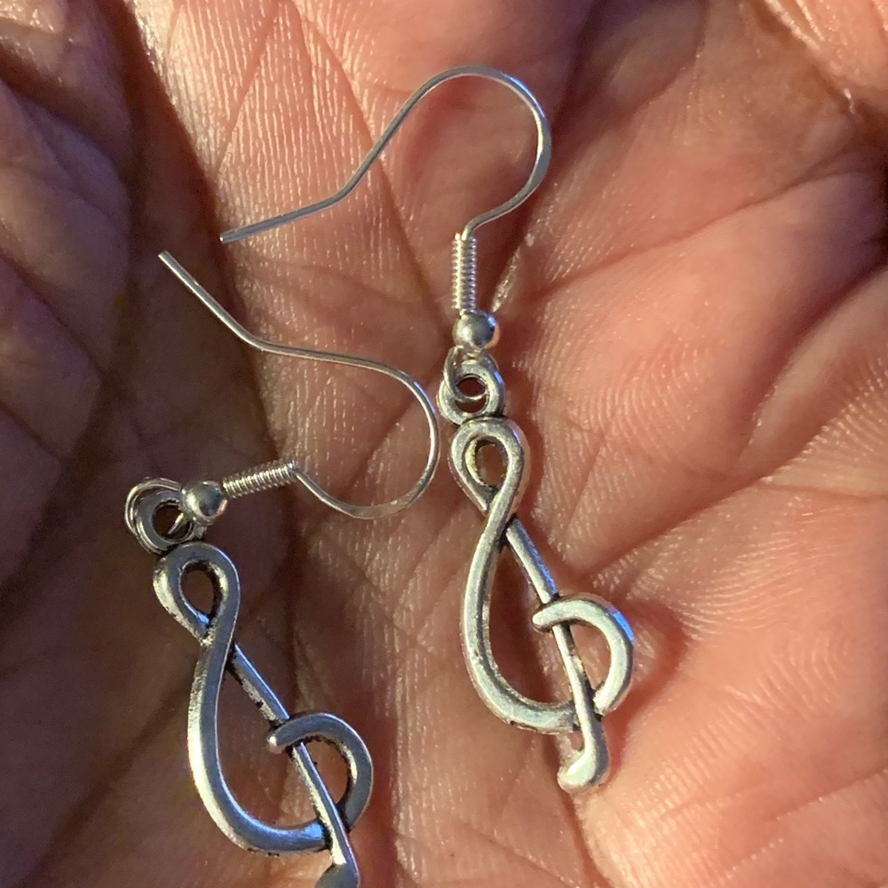 Clef Music Note Pendant Charm - Picture 3 of 4